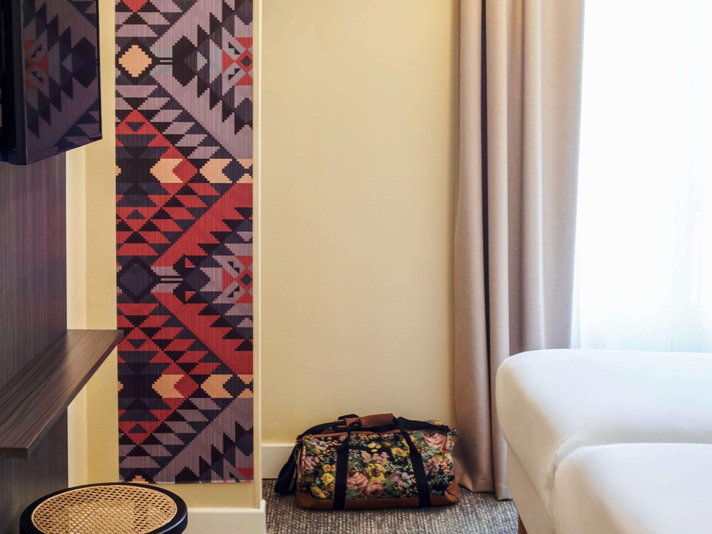 Ibis Styles Nantes Centre Place Graslin Exterior photo