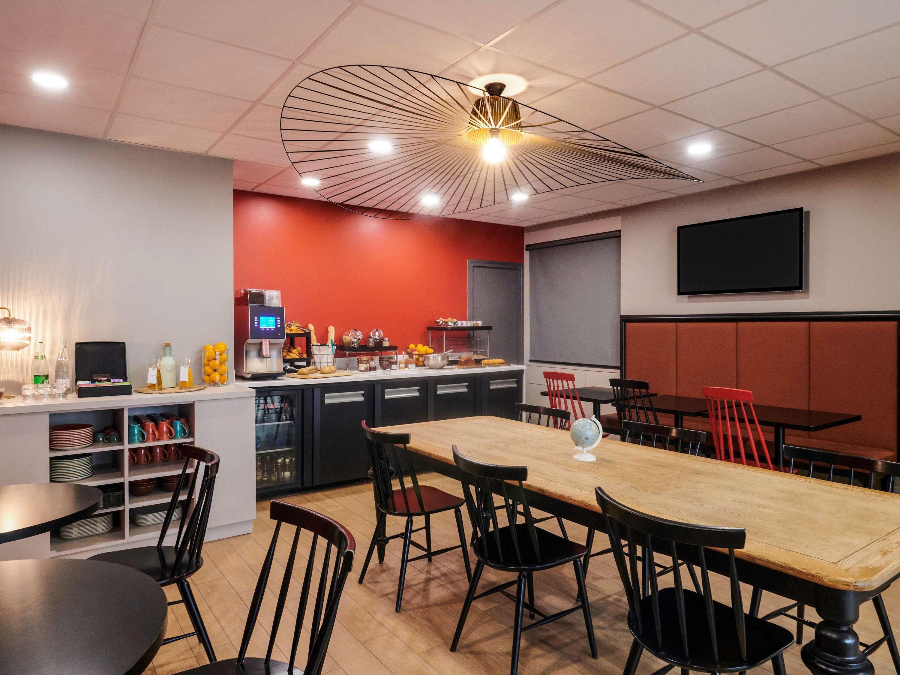 Ibis Styles Nantes Centre Place Graslin Exterior photo