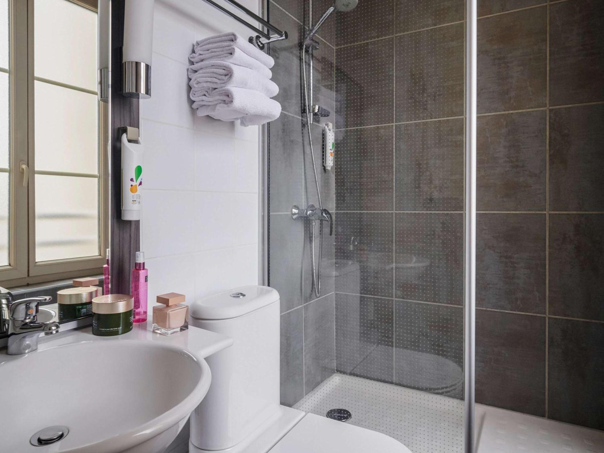 Ibis Styles Nantes Centre Place Graslin Exterior photo